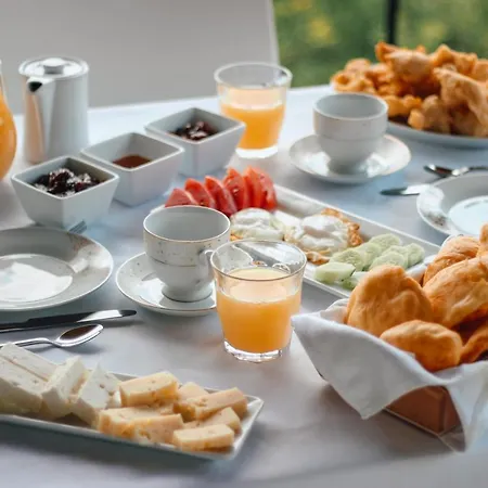 Bujtina Maria Hotel 4*