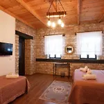 Otel Bujtina Maria 4*