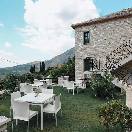 Bujtina Maria Hotel 4*