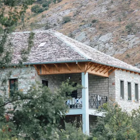 Bujtina Maria 4*