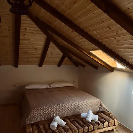 Bujtina Maria Hotel 4*