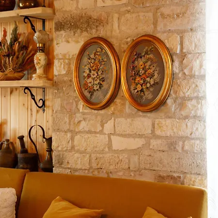 Ξενοδοχείο Bujtina Maria 4*