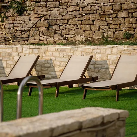 Bujtina Maria Hotel 4*