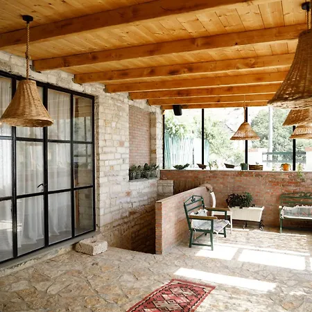 Ξενοδοχείο Bujtina Maria 4*