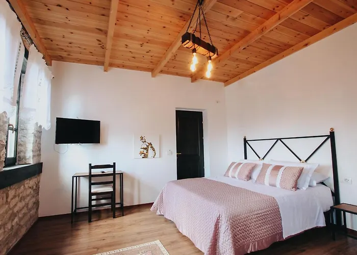 Bujtina Maria Hotel 4*