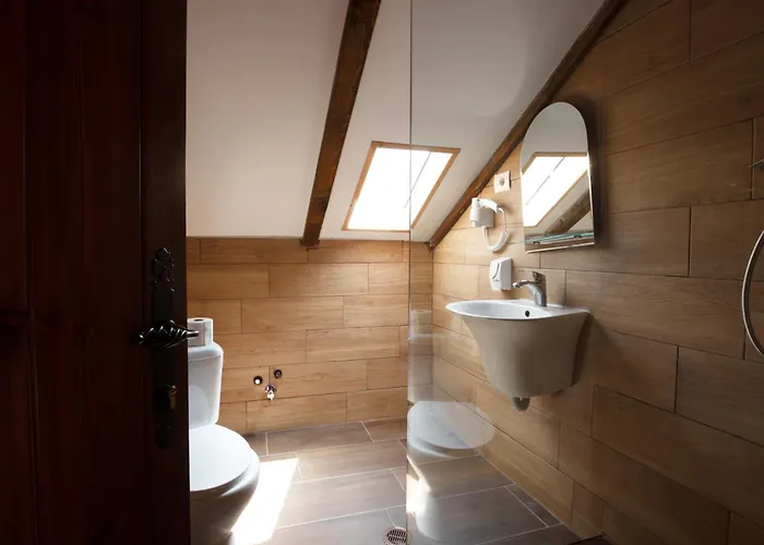 Bujtina Maria Hotel 4*