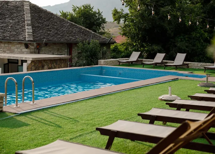 Bujtina Maria Hotel 4*