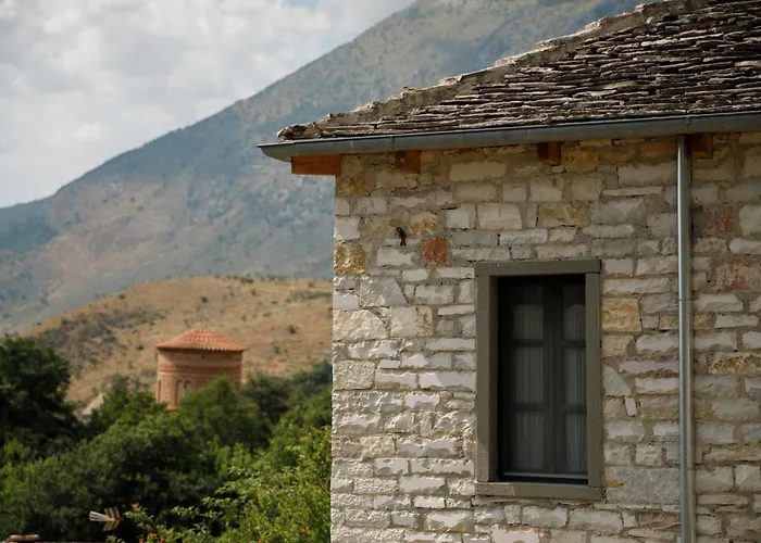 Bujtina Maria Hotel 4*